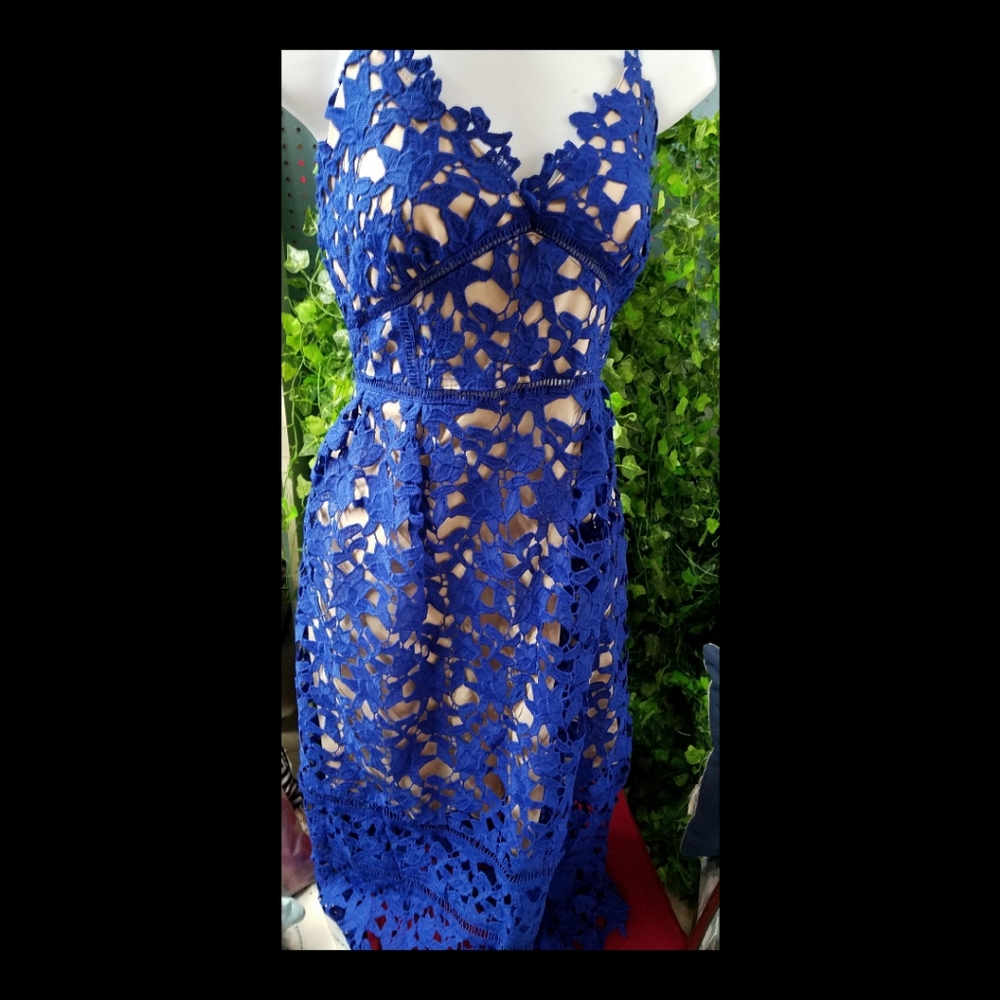 NWOT LACE DRESS